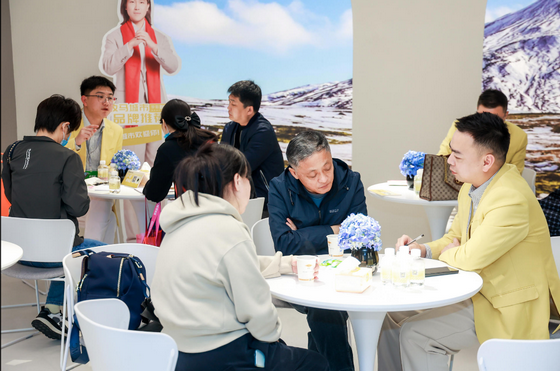 7名家具（東莞）展牧馬城市智能家居，引領功能沙發新風向